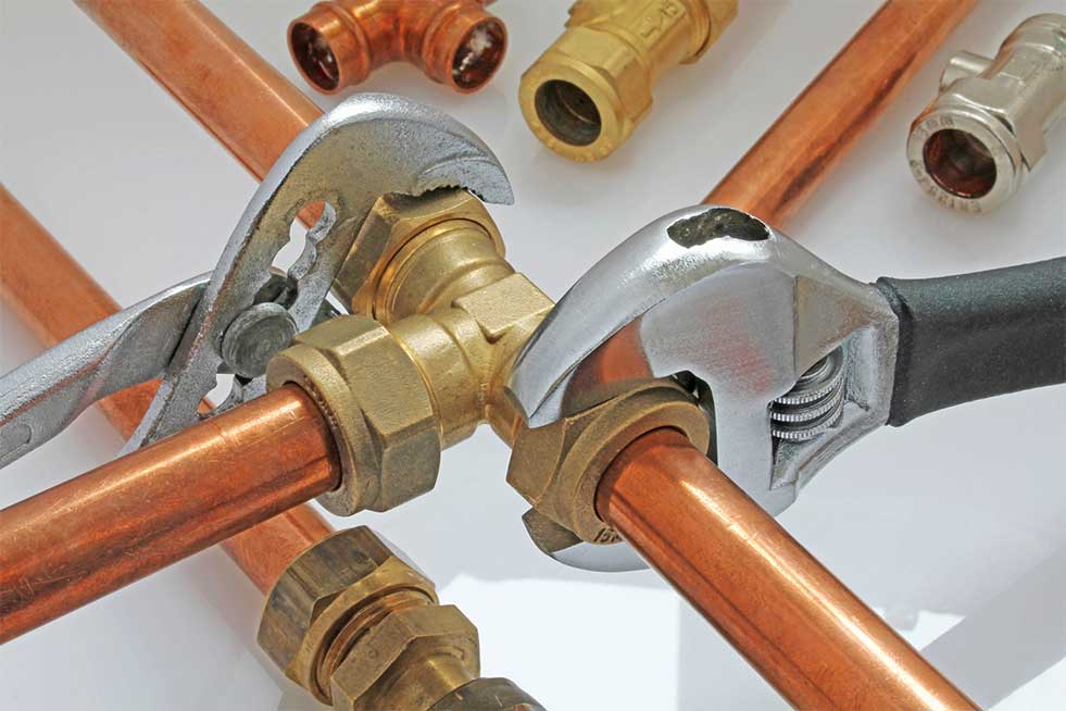 installing copper pipes